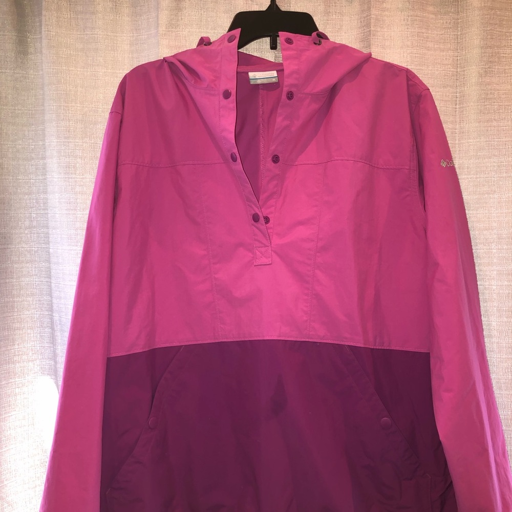 Women’s rain jacket